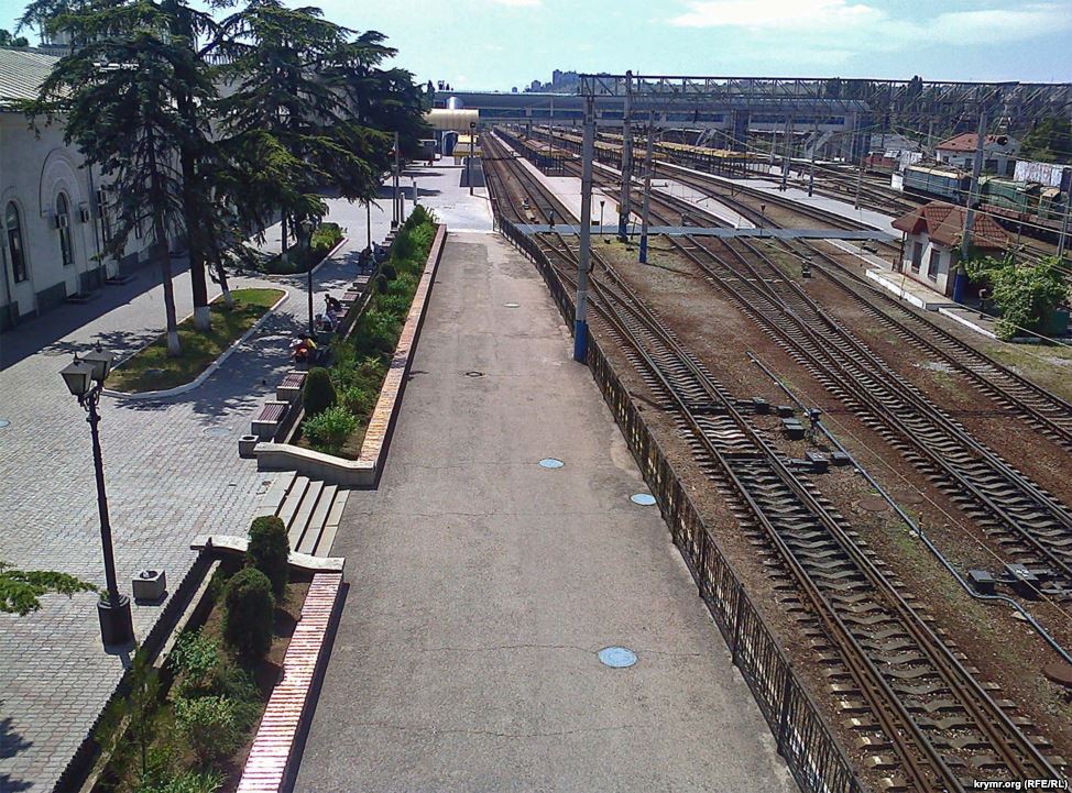 05612C2E-EDAC-4D0B-96D3-A12FC6C9ED43_w974_n_s