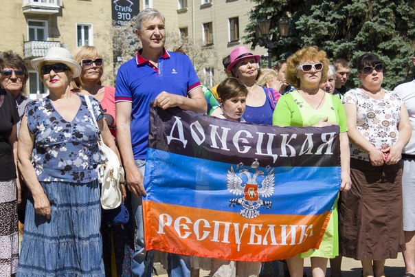 Ребенок и "зараженные" взрослые (источник ВКонтакте)