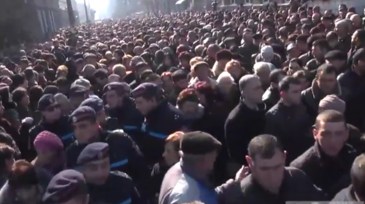 скриншот с видео