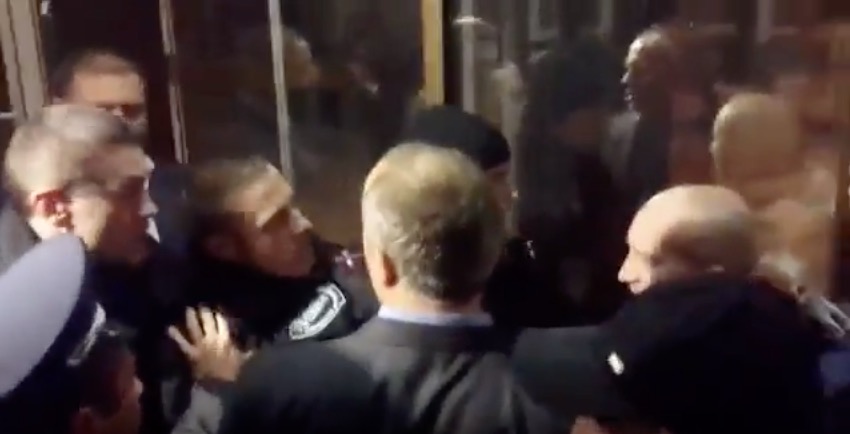 скриншот с видео
