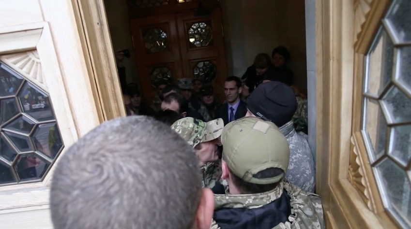 скриншот с видео
