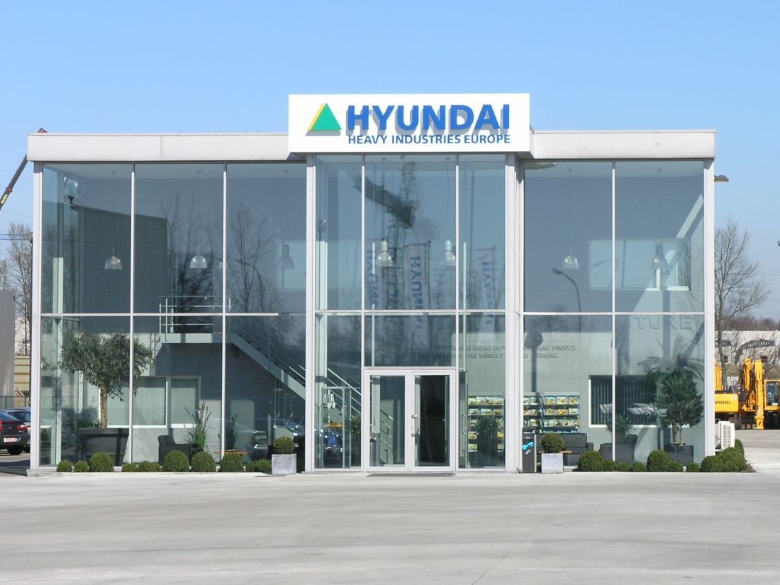 constructionequipment.hyundai.eu