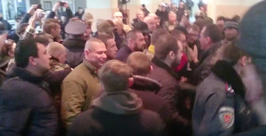 скриншот с видео