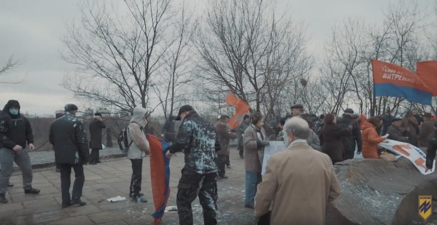 скриншот с видео