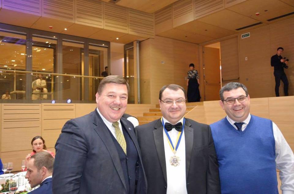 Черезов крайний справа