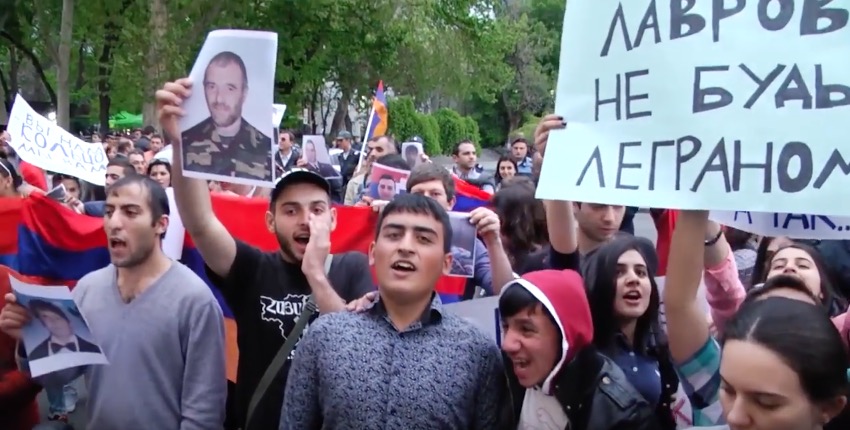 скриншот с видео