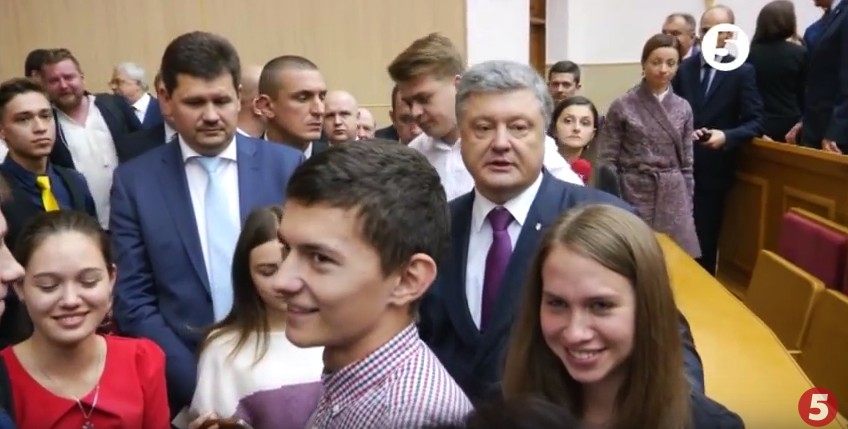 скриншот с видео