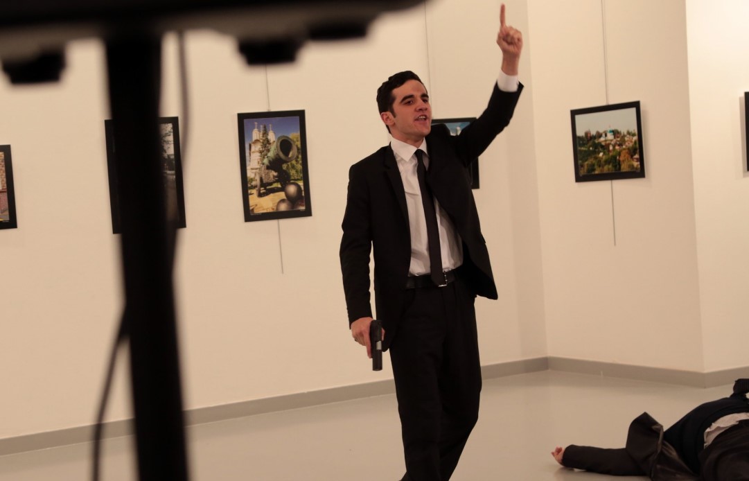 Burhan Ozbilici/AP