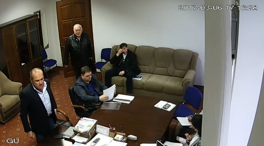 скриншот с видео