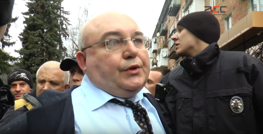 скриншот с видео