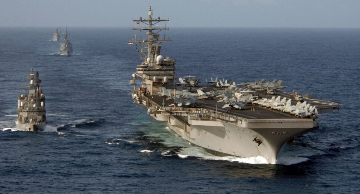 Американский авианосец USS Ronald Reagan (CVN-76)