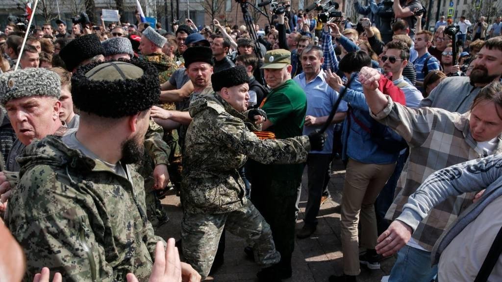 Он вам не царь