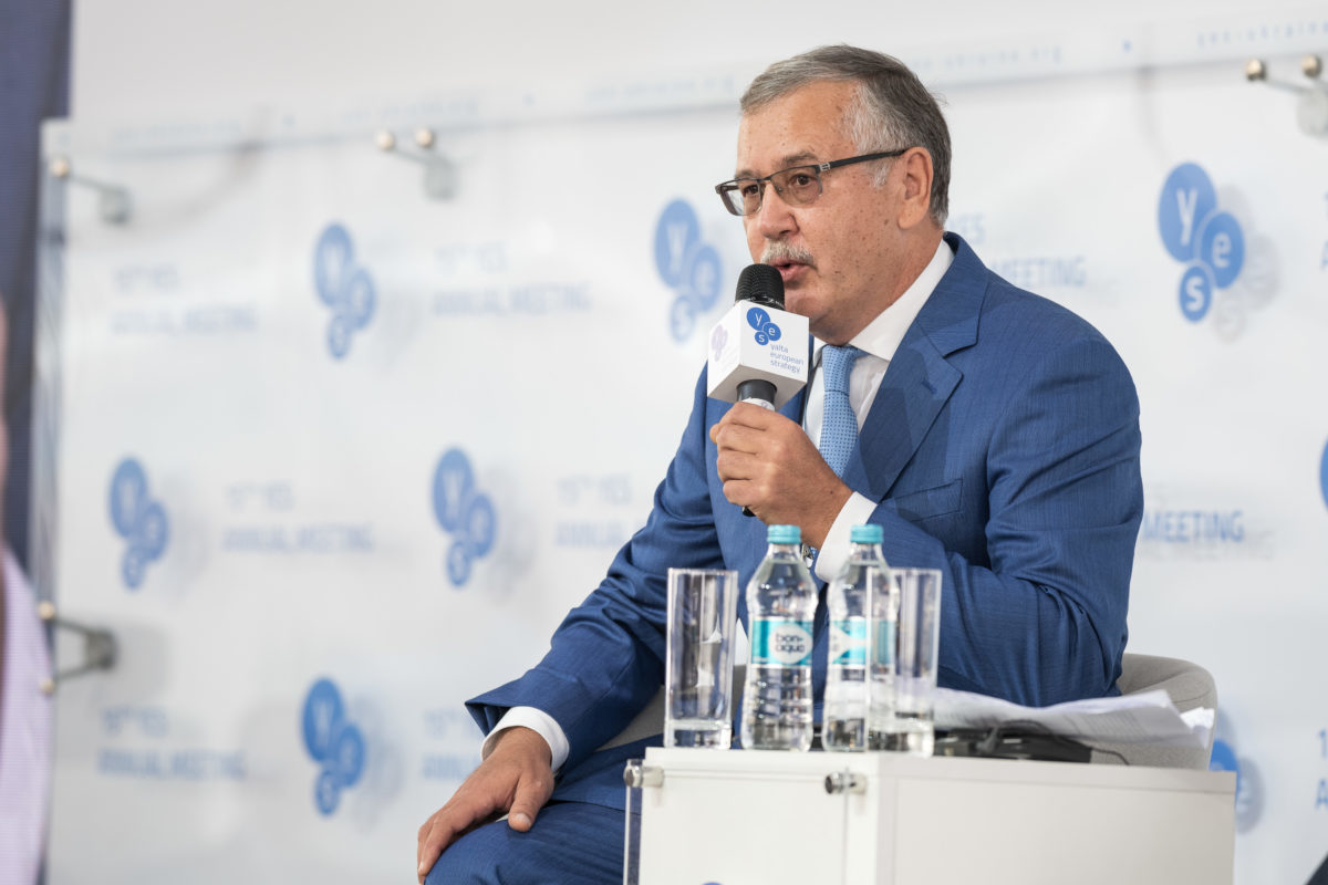 Анатолий Гриценко