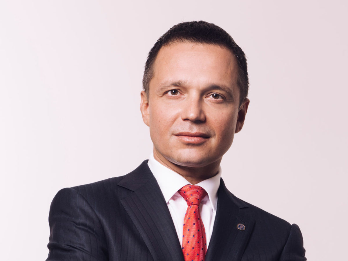Максим Болдин