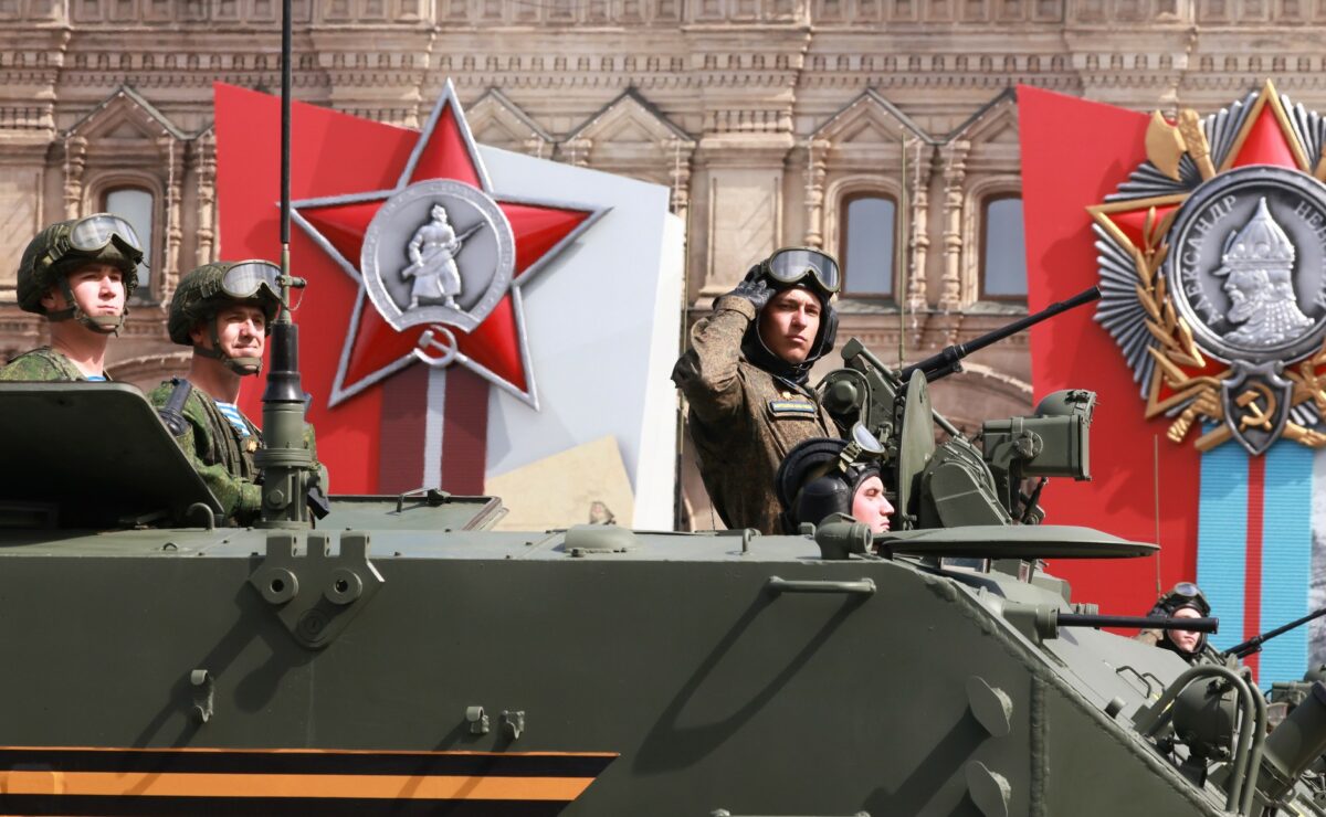 парад россия 9 мая