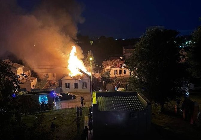 В Белгороде прогремела серия взрывов. Разрушены дома, есть жертвы