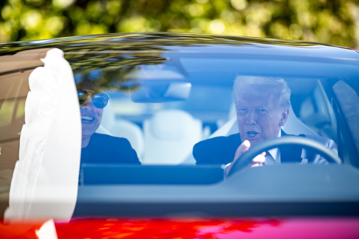 трамп tesla
