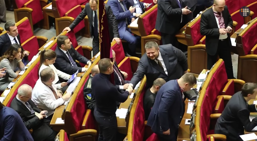 скриншот с видео