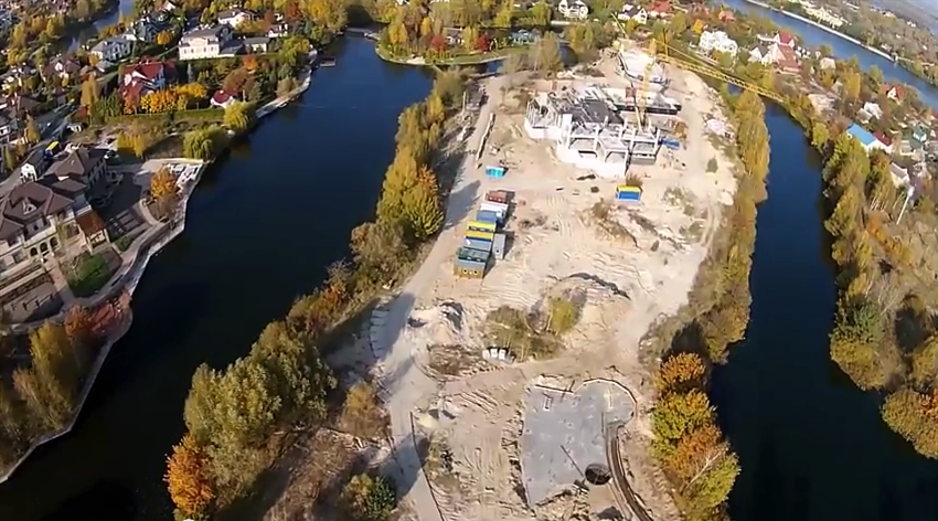 скриншот с видео