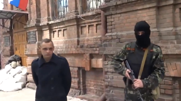 Заложник ищет мать, которая приехала его выбаливать у террористов