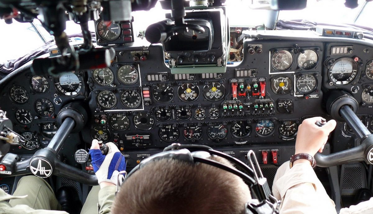 Силы АТО ведут поиск экипажа сбитого Ан-26